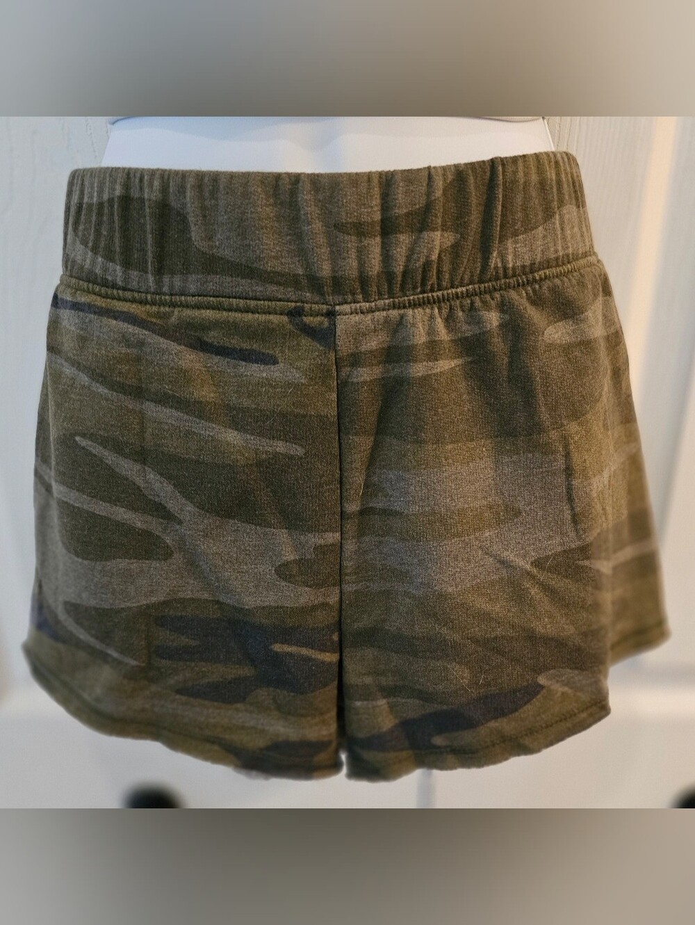 Weekend Soul Camo Fleece Lounge Shorts Soft Sweat Shorts Green - Size Large